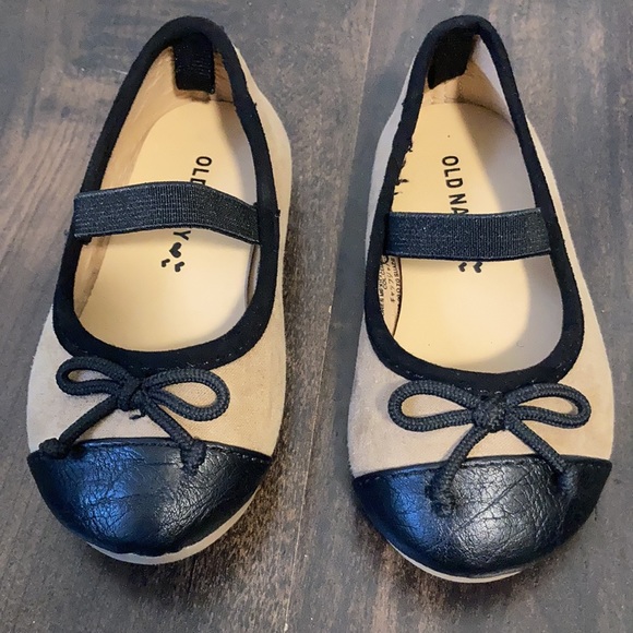 NWOT Old Navy Toddler Girl Shoes - Picture 2 of 3